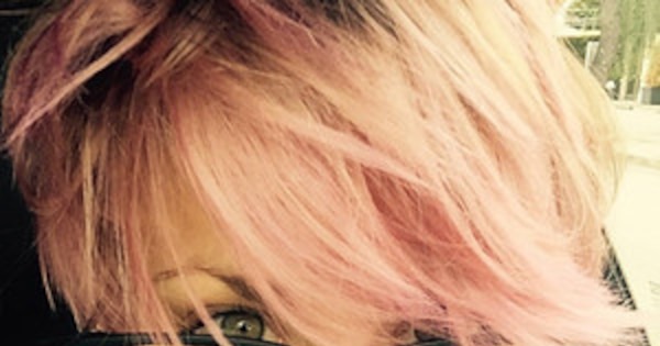 Kaley Cuoco Sweeting Dyes Her Hair Pink And Takes It A Step Further—see The Photos E News